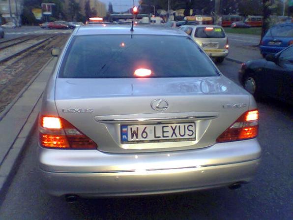 w6_lexus.jpg